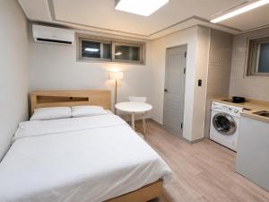 AngelD-20 minutes to Gangnam! Hotel-style bedding, OTT service, Cooking, Laundry, the most reasonable choice for Seoul travel & business!