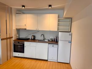 Modern & Bright Apartment with Vardar River view