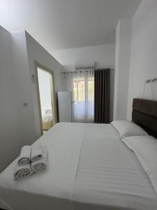 Kompleksi Tre Shqiponjat