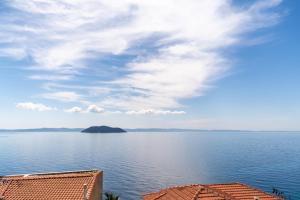 By Deniz, Room by the Sea