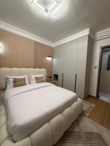 Kilimani Spacious 1BR with Private Study & Balcony