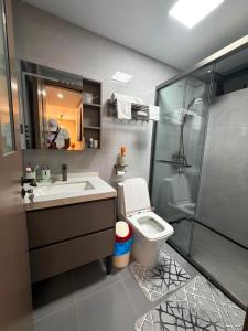 Kilimani Spacious 1BR with Private Study & Balcony