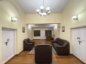 Brit Villa