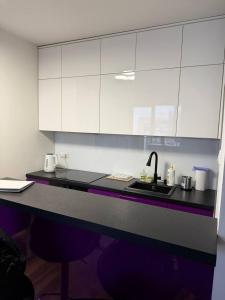 Lumina 3-Room Apt with Balcony & City View