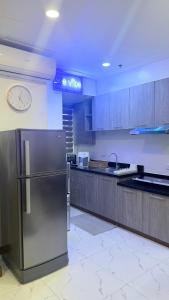 We Vibe, Alpha Grandview near Manila Bay
