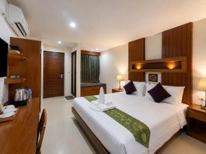 Aura Inn