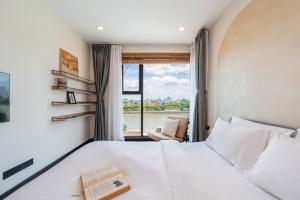 Hestia Living - 3BR Residence at DeLaSol District 4