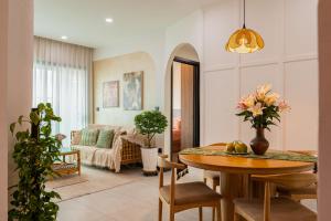 Hestia Living - 3BR Residence at DeLaSol District 4