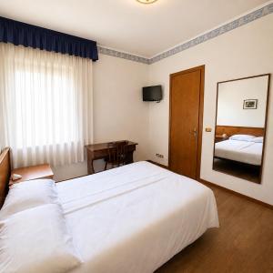 Single Rooms