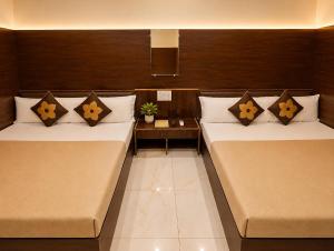 HOTEL OM PALACE NEAR MAHAKALESHWAR TEMPlE