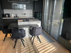 Apartment Premium, MSPO 2026, Free Parking, Invoice