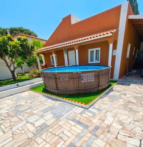 Family-Friendly Villa with Private Pool & Rooftop Oasis
