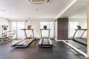 Cheryls Modern studio 19B t1