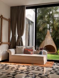 Casa Mahua, Anjuna Vagator near Beach, with Pvt pool & Garden