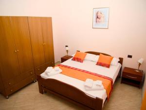 1 Bed Apartment Sleeps 2 with Tv WiFi & Parking