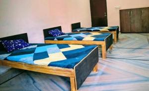 Om Nath Guest house
