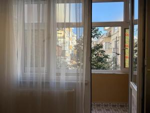 Elegant 2BR - Balcony - Near Metro - Şişli