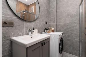 Elegant 2BR - Balcony - Near Metro - Şişli