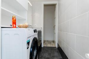 Lugano Home, alle porte del centro di Milano, grazioso appartamento nuovo con balcone esterno privato