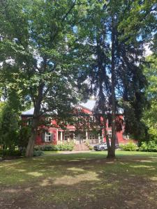 Depkina muižas parka māja
