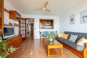 Apartamento 2 habitaciones frente al mar y piscina