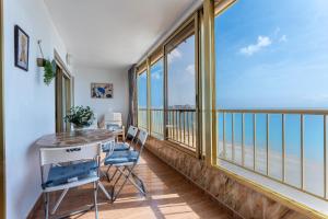 Apartamento 2 habitaciones frente al mar y piscina