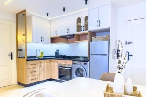 19 - Wintering, NEW 2-bedroom apartment, Pool & Security