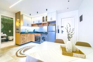 19 - Wintering, NEW 2-bedroom apartment, Pool & Security