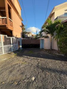 Quiet apartment in Roches Brunes