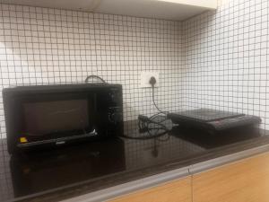 Private Apartment With Metro View on Highway