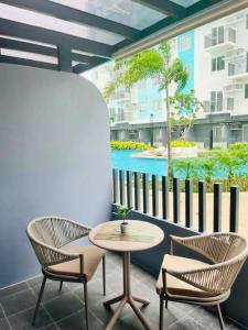 Resort-Inspired Ground Floor Studio with Private Patio