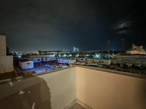 Large studio with sea views and Jeddah Tower, with a beach for swimming