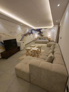 Large studio with sea views and Jeddah Tower, with a beach for swimming