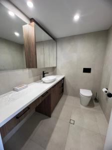 Golden Sands on the Beach - Absolute Beachfront Apartments