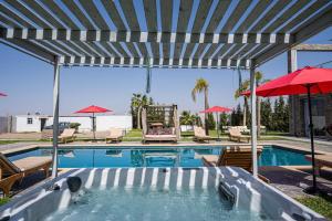 Prestige Villa with 5 Suites, Private Pool and Jacuzzis