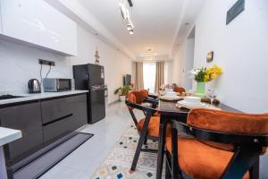 Elegant 2 bedroom Apartment Meteor Gardens Kilimani, Next to Malls and Shopping center