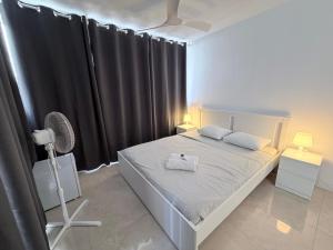 Central Room Los Cristianos