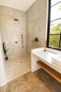 Villa Madom - modern stay by Marino Ballena