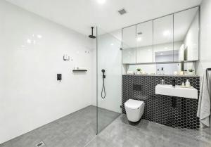 Spacious 2BR 2BA Apartment Epping Free Parking
