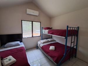 Casa 3 a 5 min del Irtra