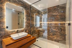 Modern 2 BR villa with home cinema & private pool