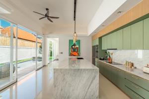 Luxury escape 2BR villa home cinema & pool Canggu