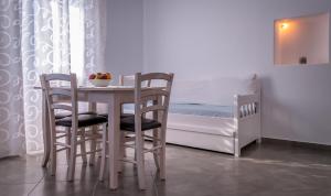 Matilda Milos - Cycladic Living