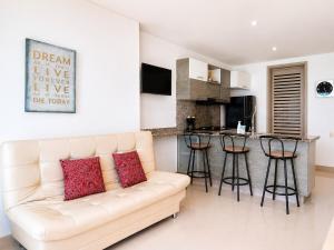 Beachfront apartment with a beautiful ocean view