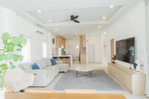 Villa Valora 5BR Sea Views Rawai