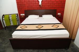 Four season Guest house