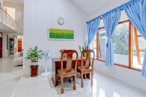 OYO 95374 Omah Ngentak Family Guest House