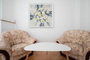 Manufaktura Cosy Apartment by BookingHost
