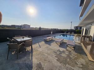 Dua Villa