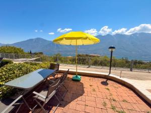 La Quiete 23 Lake view apartment by Gardadomusmea